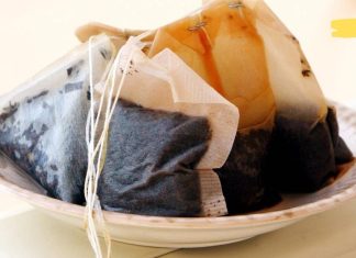 ის არასდროს აგდებს ძველ ჩაის პაკეტებს. ამის ნაცვლად, ნახეთ რას აკეთებს!