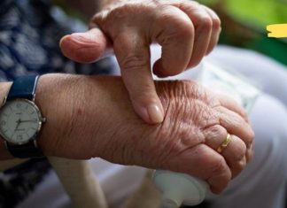 უმკურნალეთ სახსრებს ბებიის რეცეპტით! ის ძალიან დაგეხმარებათ..