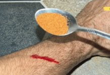 ეს ყველამ უნდა იცოდეს! ამ ფხვნილს შეუძლია სისხლდენის შეჩერება 15 წამზე ნაკლებ დროში!